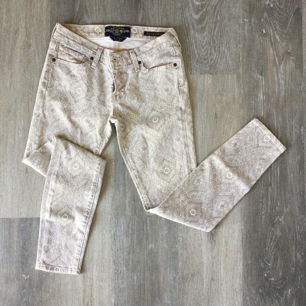LUCKY Brand - Jeans - Charlie Skinny 
Size 4 / 27 Ankle - Inseam 29”
